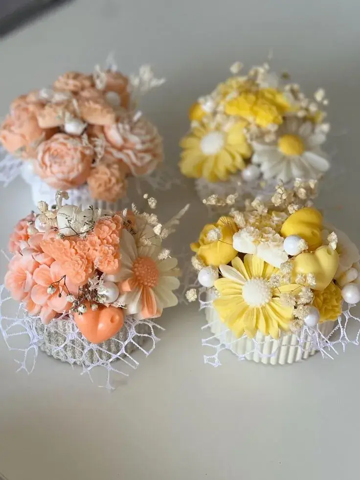 Luxury Floral Candle Bouquet – Customizable Gift Candle Arrangement