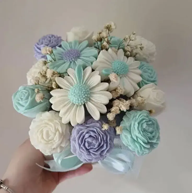 Luxury Floral Candle Bouquet – Customizable Gift Candle Arrangement