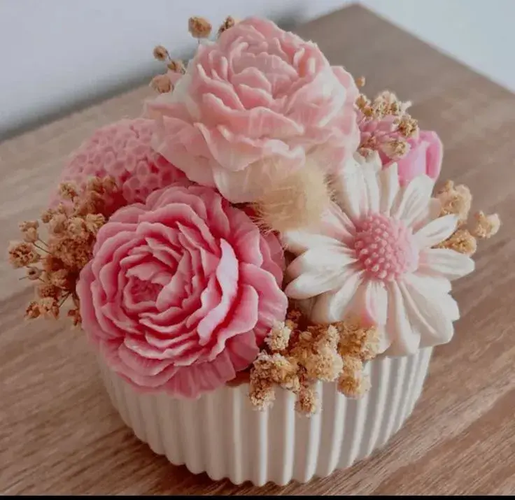 Luxury Floral Candle Bouquet – Customizable Gift Candle Arrangement